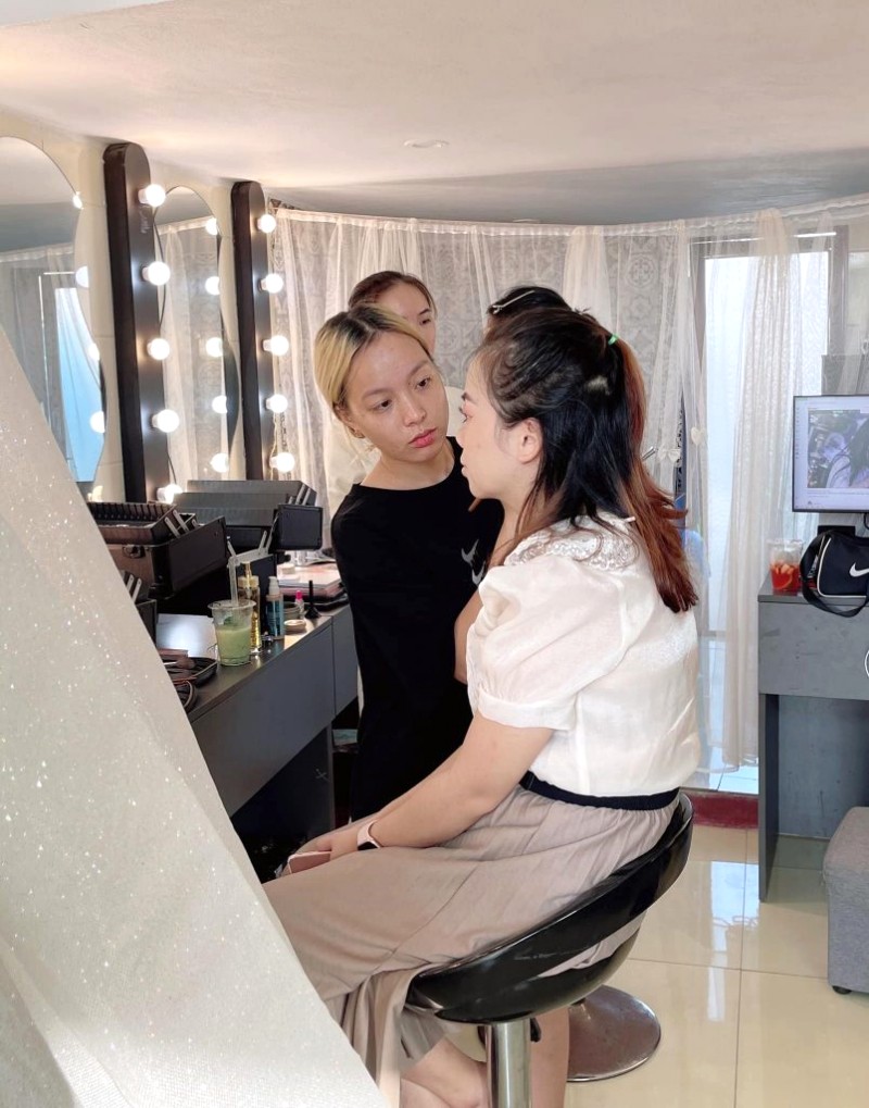 Độc Makeup & Academy: Dạy make up chất lượng nhất Quảng Bình